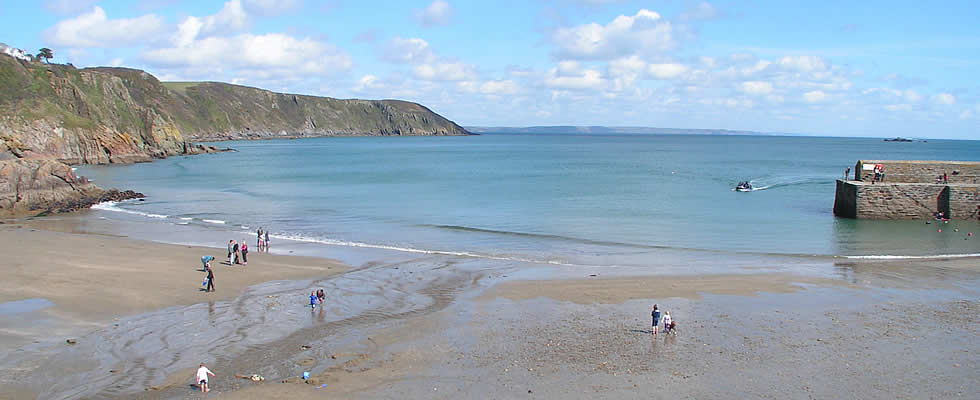 Search for self catering holiday accommodation in St Austell, Truro, Mevagissey, Lostwithiel and St Austell Bay Cornwall